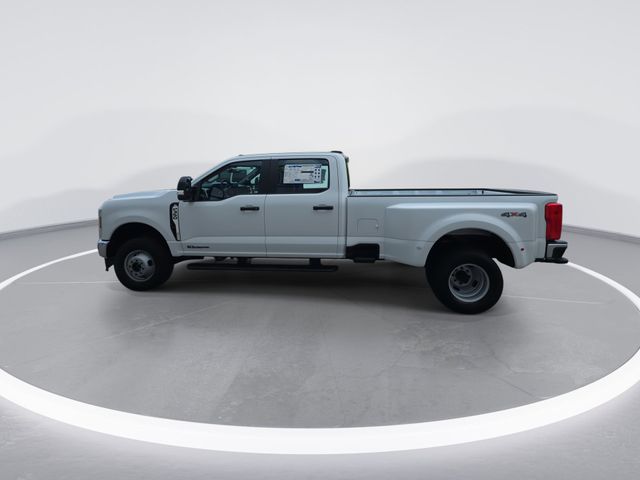 New 2026 Oxford White Ford F-350® XL image 6