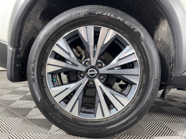 2023 Pearl White Tricoat Nissan Rogue SV FWD SUV