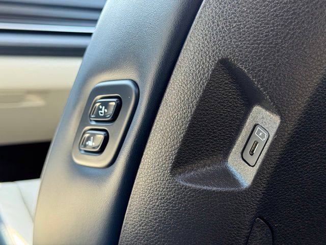 Used 2025 Kia Carnival Hybrid Van