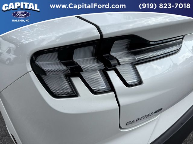 Certified Used 2025 Star White Ford Premium image 15