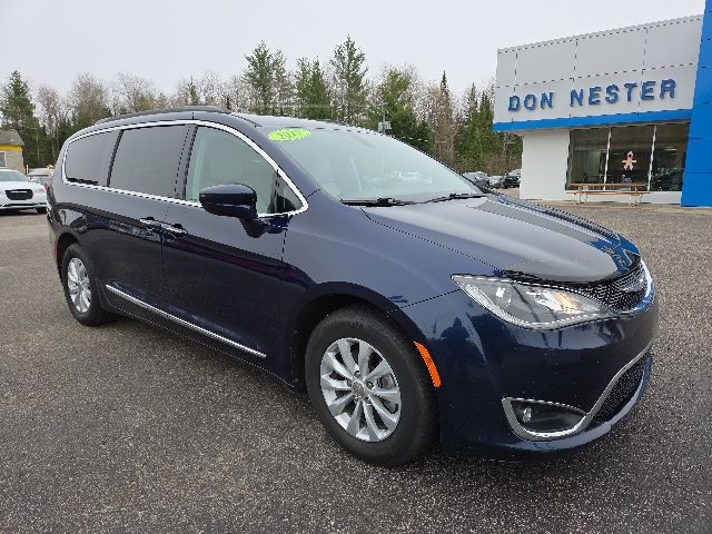 Jazz Blue Pearlcoat 2017 Chrysler Pacifica Touring L FWD Minivan Front-Wheel Drive 9-Speed Automatic
