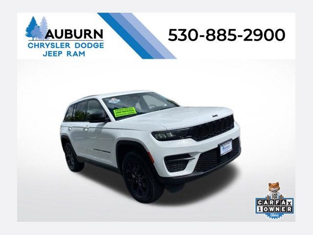 Bright White Clearcoat 2025 Jeep Grand Cherokee SUV / Crossover Four-Wheel Drive 8-Speed Automatic