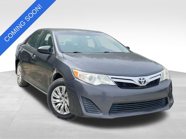Gray 2012 Toyota Camry LE Sedan Front-Wheel Drive 6-Speed Automatic