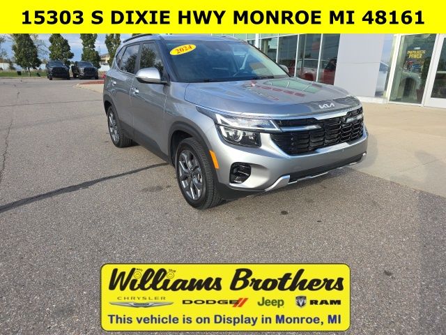 2024 Kia Seltos S - Steel Gray exterior view 3