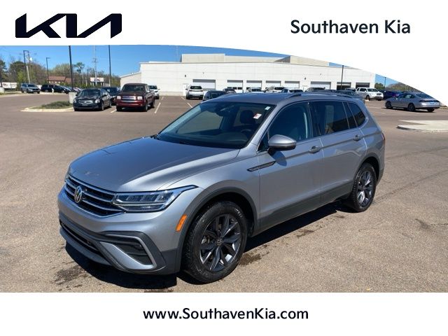 Silver Metallic 2023 Volkswagen Tiguan SE FWD SUV / Crossover Front-Wheel Drive 8-Speed Automatic