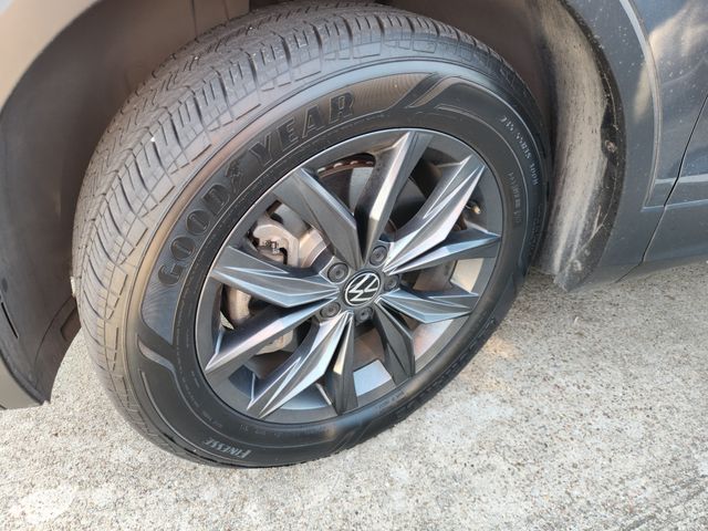 2022 Volkswagen Tiguan 2.0T SE - 9