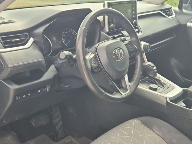 2020 Toyota RAV4 Hybrid - Image 11