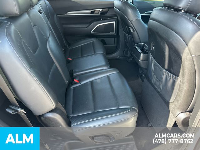 Used 2020 White Kia S image 17