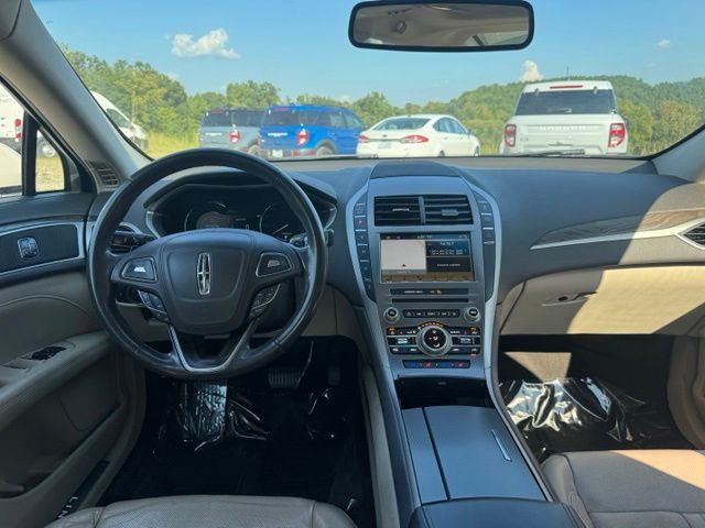 Used 2017 White Lincoln Reserve image 17