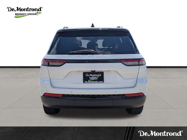 Used 2024 White Jeep Altitude image 6