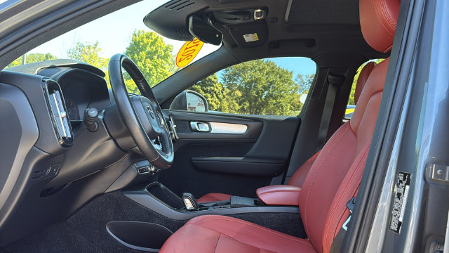 Used 2019 Volvo XC40 SUV