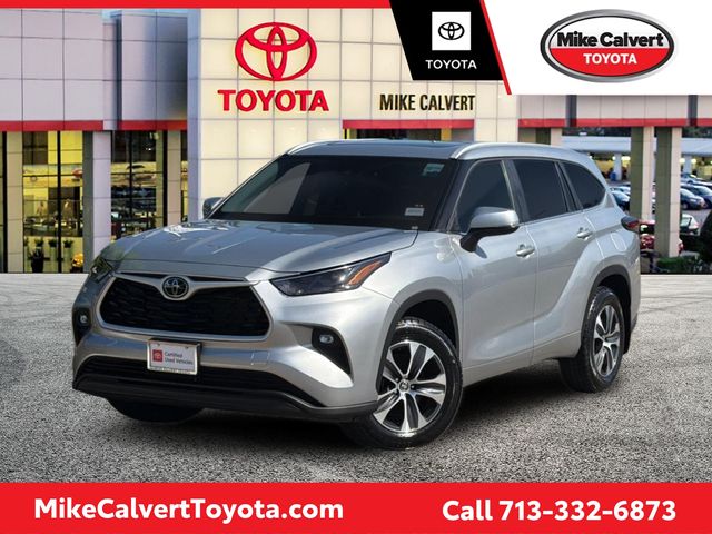 Celestial Silver 2024 Toyota Highlander SUV / Crossover Front-Wheel Drive 8-Speed Automatic