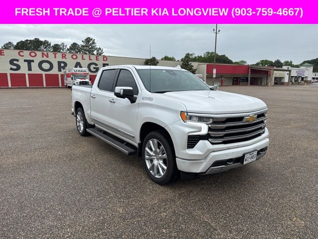 White (Iridescent Pearl Tricoat) 2023 Chevrolet Silverado 1500 High Country Crew Cab 4WD Pickup Truck Four-Wheel Drive Automatic