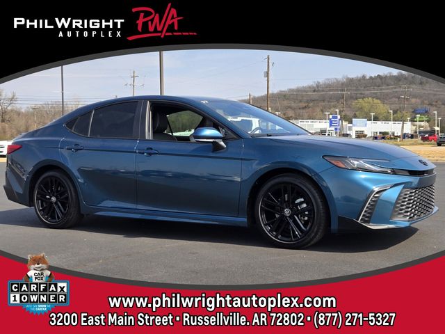 2025 Toyota Camry SE FWD