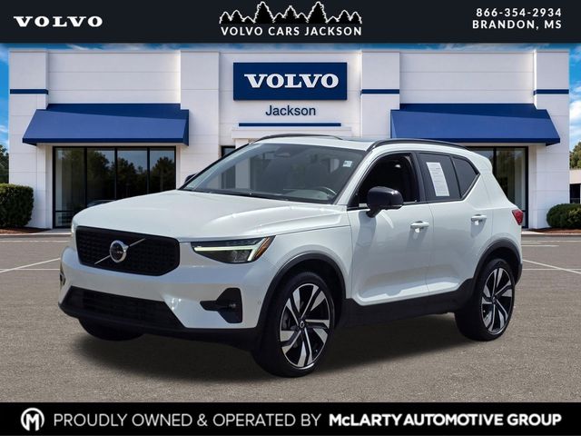 Used 2024 Volvo XC40 SUV