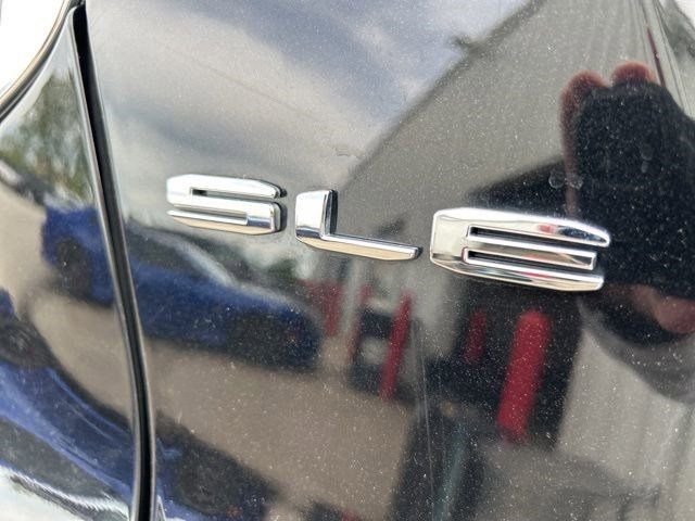 2022 GMC Acadia SLE photo