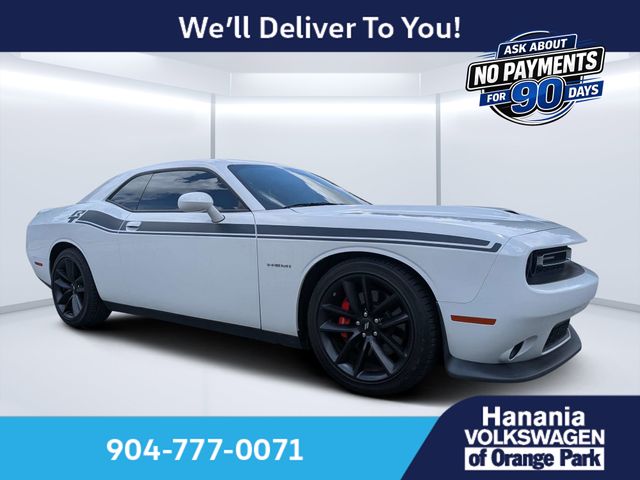 White Knuckle Clearcoat 2022 Dodge Challenger Coupe Rear-Wheel Drive 6-Speed Manual