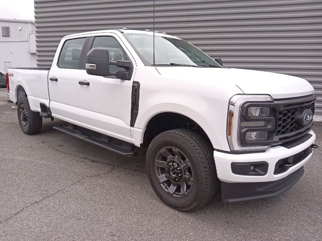 2026 Ford F-350 Super Duty XL Crew Cab 4WD