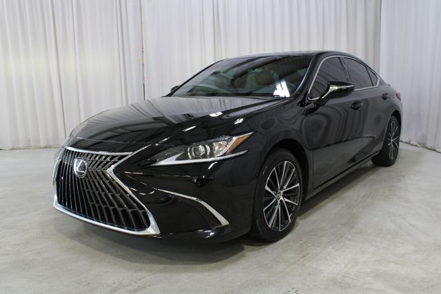 Used 2024 Black Lexus 350 image 37