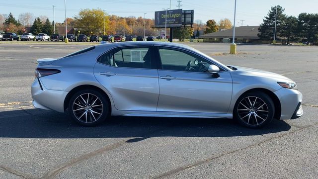 2022 Toyota Camry SE 9