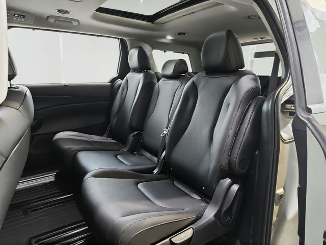 Used 2026 Kia Carnival Van
