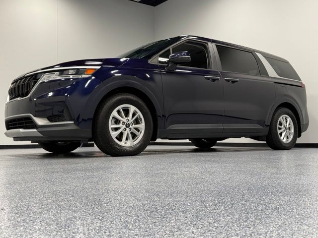 Used 2023 Blue Kia LX image 4
