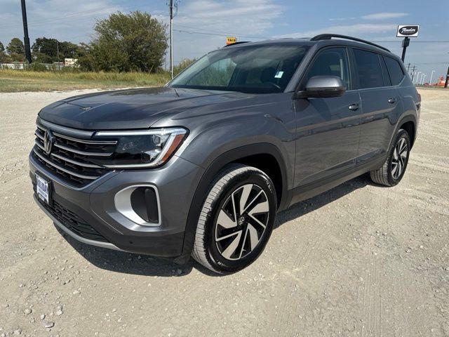 2025 Volkswagen Atlas SE FWD with Technology