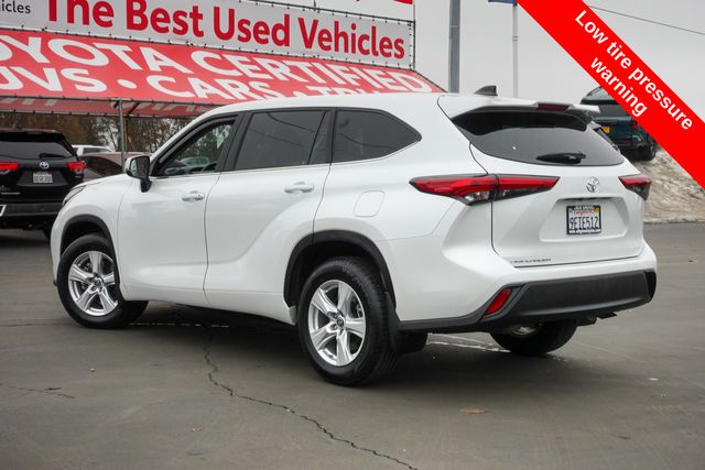 used 2023 Toyota Highlander car, priced at $32,900