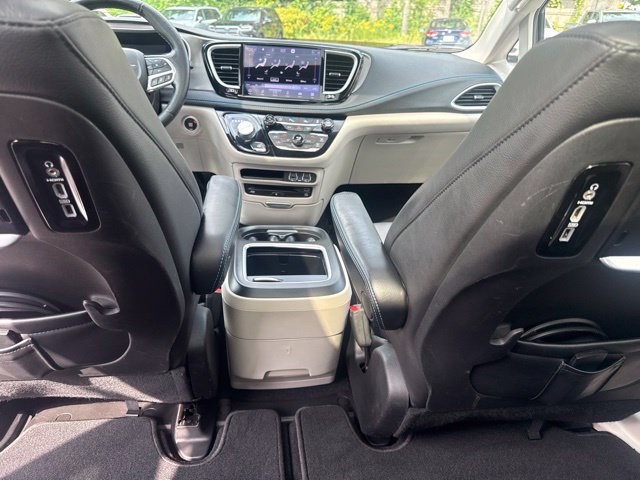 Used 2021 Chrysler Pacifica Van