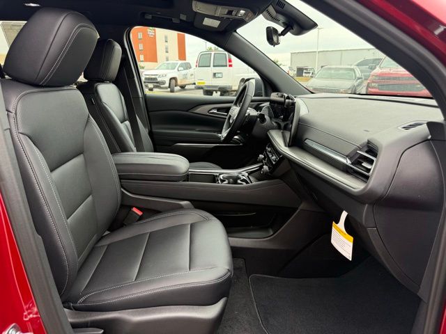 new 2026 Chevrolet Traverse car, priced at $48,015