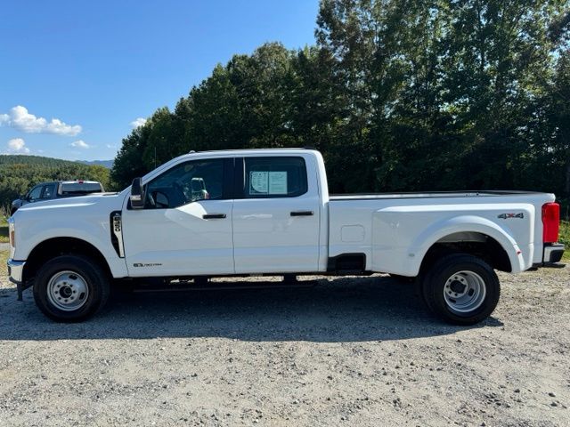Used 2026 White Ford XL image 4
