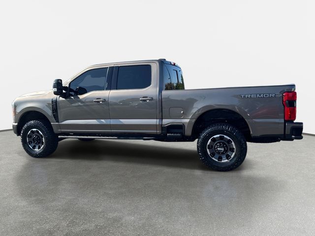 Used 2023 Gray Ford Lariat image 3