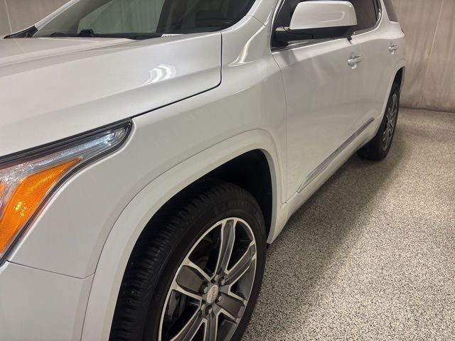 2019 GMC Acadia Denali photo