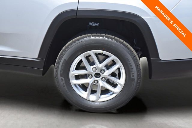 New Car 2025 Jeep Grand Cherokee L  Laredo X For Sale Under $35,000 In Austin, Texas