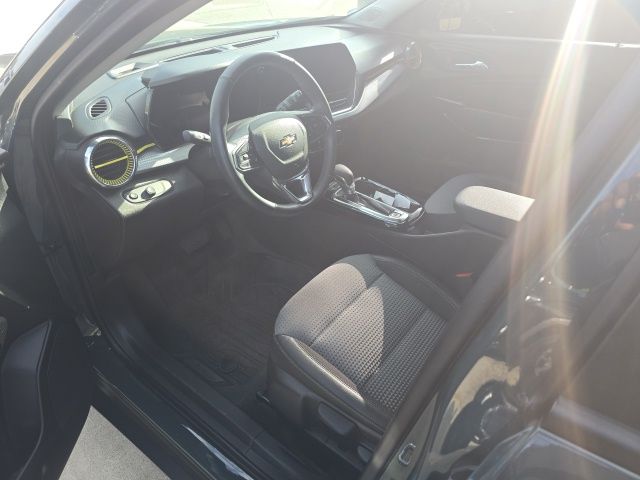 Used 2025 Chevrolet Trax SUV