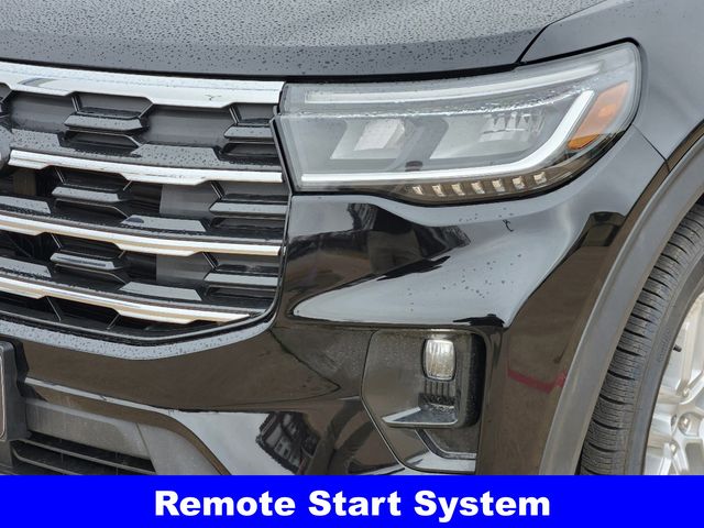 2025 Ford Explorer Active photo