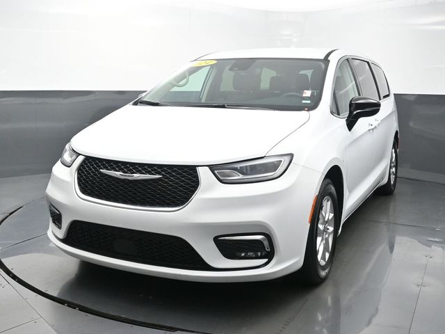 Bright White Clearcoat 2024 Chrysler Pacifica Minivan Front-Wheel Drive 9-Speed Automatic