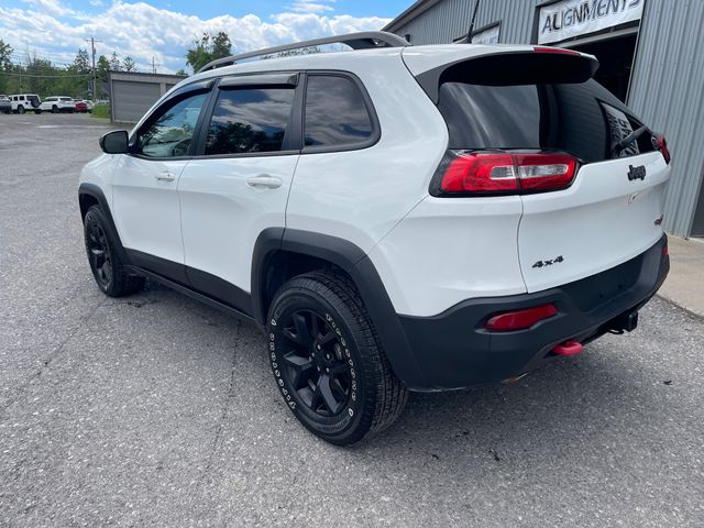 2016 Jeep Cherokee Trailhawk - Bright White Clearcoat exterior view 5