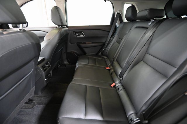 Used 2021 Gray Nissan SL image 9