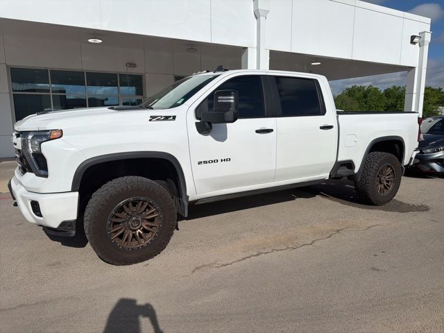 Summit White 2024 Chevrolet Silverado 2500HD LT Crew Cab 4WD Pickup Truck Four-Wheel Drive Automatic