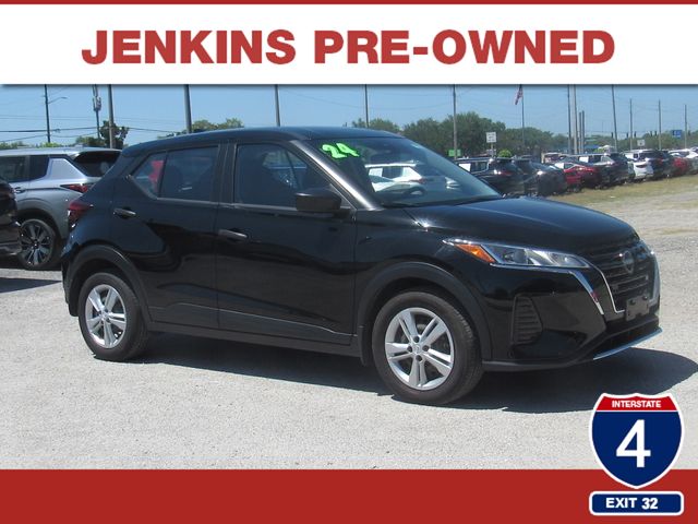 Super Black 2024 Nissan Kicks SUV / Crossover Front-Wheel Drive Continuously Variable Transmission