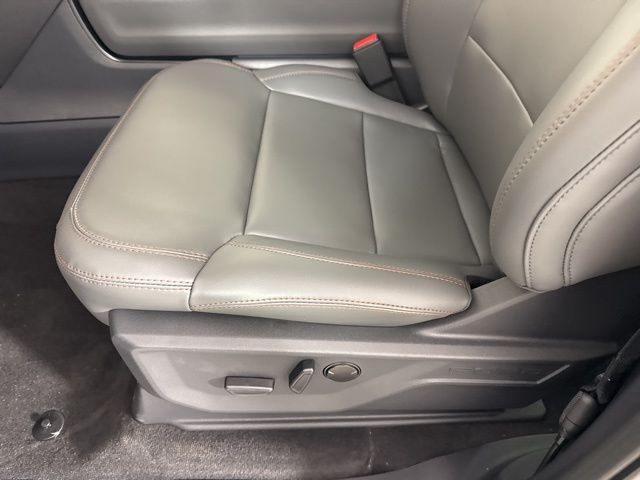 2025 Space Silver Metallic Ford Expedition Max 4X4 SUV