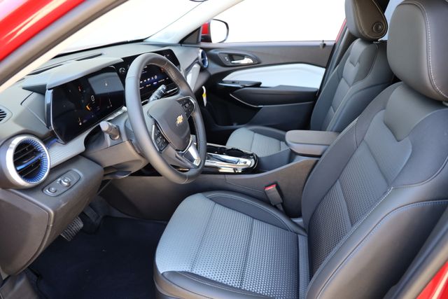 2026 Chevrolet Trax LT - 11