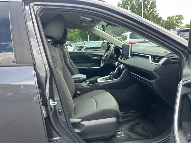 2023 Toyota RAV4 XLE - Photo 17