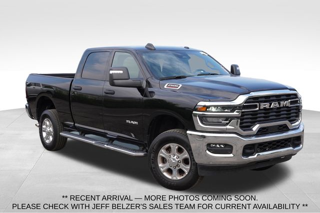 Diamond Black Crystal Pearlcoat 2026 RAM 2500 Pickup Truck Four-Wheel Drive 8-Speed Automatic