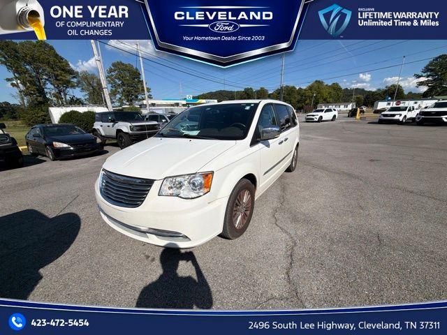 Stone White Clearcoat 2011 Chrysler Town & Country Minivan Front-Wheel Drive 6-Speed Automatic