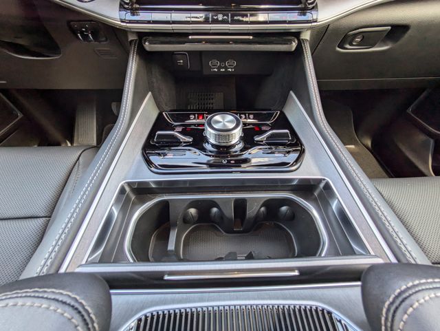2026 Jeep Grand Wagoneer Upland