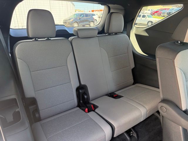 used 2024 Chevrolet Traverse car, priced at $34,187