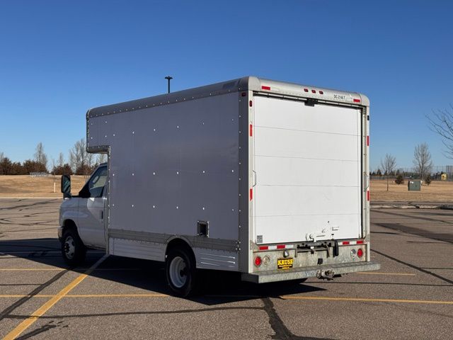 2008 Ford E-450 Cutaway 