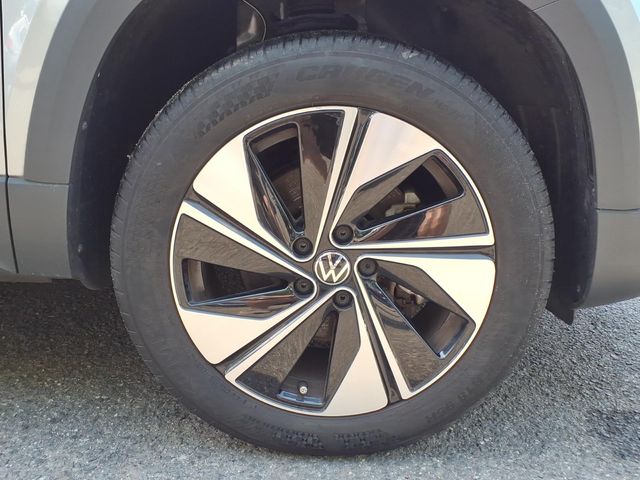 2024 Volkswagen Taos - Image 9